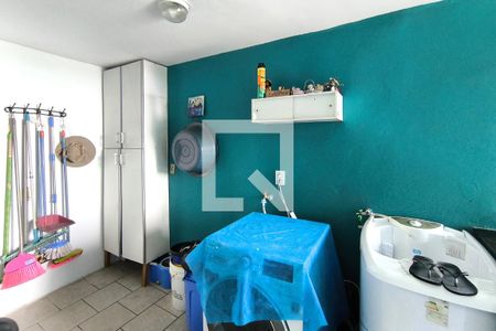 Casa à venda com 151m², 2 quartos e 2 vagas Casa à venda com 151m², 2 quartos e 2 vagasÁrea de Serviço