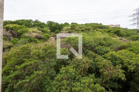 Sala - Vista de apartamento à venda com 2 quartos, 60m² em Engenhoca, Niterói