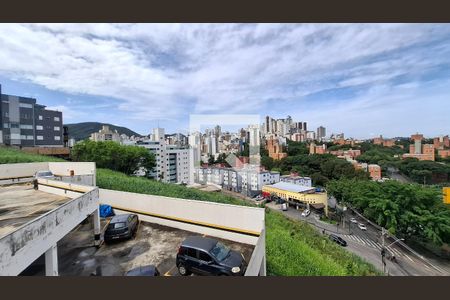 Sala de apartamento à venda com 2 quartos, 60m² em Estoril, Belo Horizonte