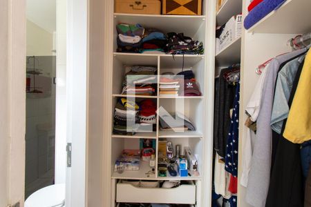 Closet do Quarto 1 - Suíte de casa de condomínio para alugar com 3 quartos, 92m² em Jardim Ipes, Cotia