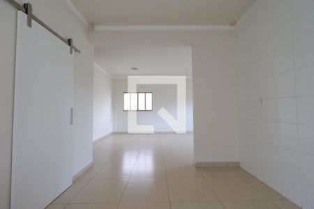 Cozinha de casa para alugar com 3 quartos, 151m² em Ribeirânia, Ribeirão Preto