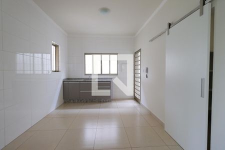 Cozinha de casa para alugar com 3 quartos, 151m² em Ribeirânia, Ribeirão Preto