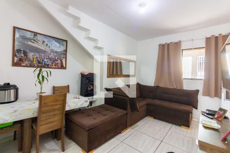 Sala  de casa à venda com 2 quartos, 70m² em Padroeira, Osasco