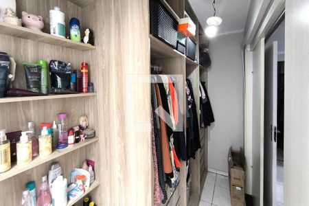 Casa à venda com 180m², 3 quartos e 2 vagas Casa à venda com 180m², 3 quartos e 2 vagasCloset - Quarto 1