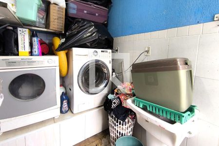 Casa à venda com 180m², 3 quartos e 2 vagas Casa à venda com 180m², 3 quartos e 2 vagasÁrea de Serviço