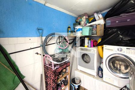 Casa à venda com 180m², 3 quartos e 2 vagas Casa à venda com 180m², 3 quartos e 2 vagasÁrea de Serviço