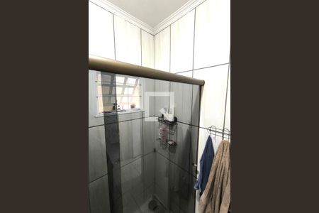 Casa à venda com 180m², 3 quartos e 2 vagas Casa à venda com 180m², 3 quartos e 2 vagasBanheiro