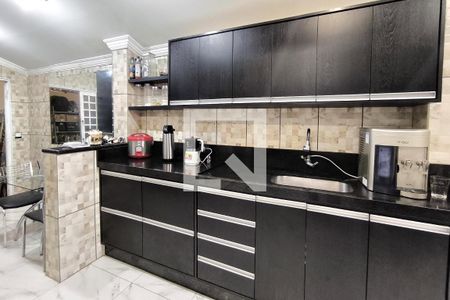 Casa à venda com 180m², 3 quartos e 2 vagas Casa à venda com 180m², 3 quartos e 2 vagasCozinha