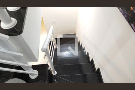 Escada de casa à venda com 3 quartos, 115m² em Vila Carrão, São Paulo