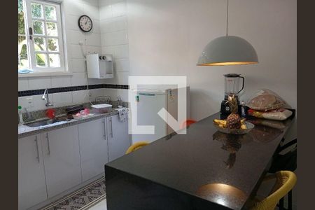 Casa à venda com 3 quartos, 160m² em Piratininga, Niterói