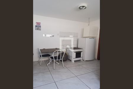 Sala Cozinha  de kitnet/studio para alugar com 1 quarto, 16m² em Areias, São José