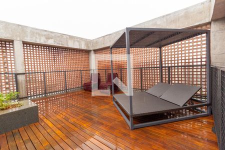 Studio para alugar com 28m², 1 quarto e sem vaga Studio para alugar com 28m², 1 quarto e sem vagaÁrea comum - Piscina