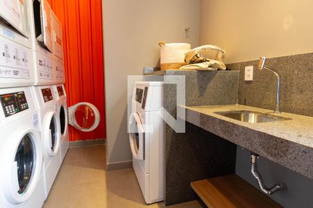Studio para alugar com 28m², 1 quarto e sem vaga Studio para alugar com 28m², 1 quarto e sem vagaÁrea comum - Lavanderia
