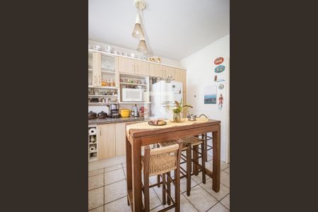 Casa à venda com 148m², 3 quartos e 2 vagas Casa à venda com 148m², 3 quartos e 2 vagasCozinha