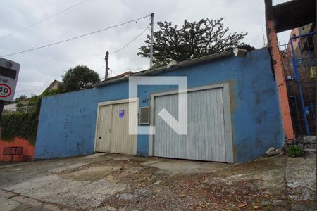 Casa à venda com 75m², 1 quarto e 2 vagas Casa à venda com 75m², 1 quarto e 2 vagasFachada