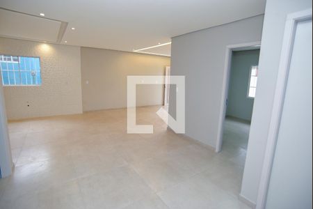 Sala de casa para alugar com 3 quartos, 350m² em Santa Cecília, Viamão