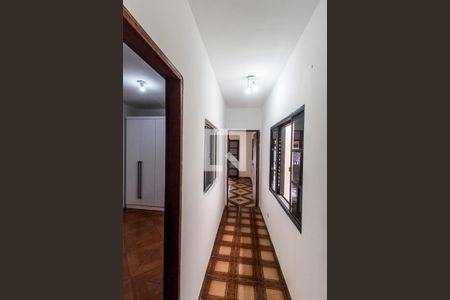 Corredor de casa para alugar com 2 quartos, 70m² em Jardim Belval, Barueri