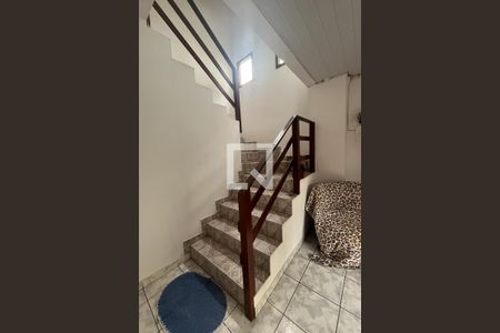 Entrada de casa para alugar com 2 quartos, 100m² em Jardim Guanabara, Rio de Janeiro