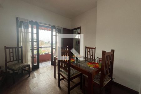 Sala de casa para alugar com 2 quartos, 100m² em Jardim Guanabara, Rio de Janeiro