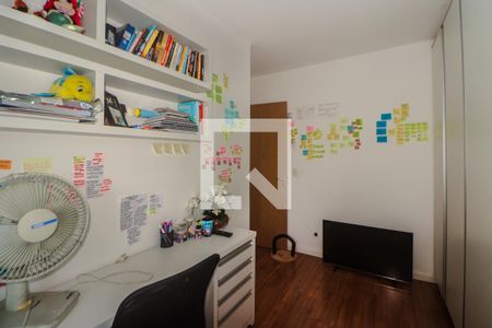 Quarto 2 de apartamento para alugar com 3 quartos, 67m² em Jardim Carvalho, Porto Alegre