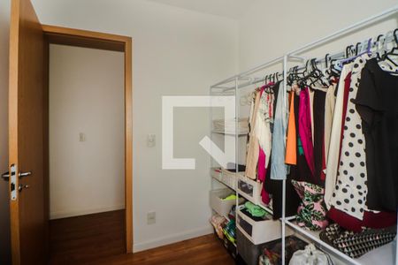 Quarto 1 de apartamento para alugar com 3 quartos, 67m² em Jardim Carvalho, Porto Alegre