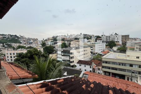 Vista de casa para alugar com 1 quarto, 65m² em Jardim Guanabara, Rio de Janeiro