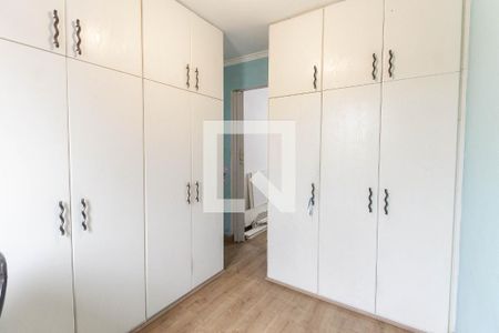 Quarto 1 de apartamento para alugar com 2 quartos, 52m² em Conjunto Residencial José Bonifácio, São Paulo