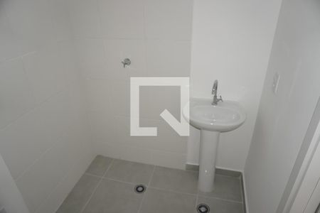 Banheiro de apartamento à venda com 1 quarto, 25m² em Pinheiros, São Paulo