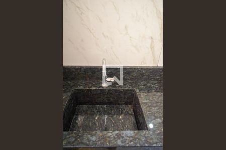 Banheiro de kitnet/studio para alugar com 1 quarto, 34m² em Vila Carrão, São Paulo