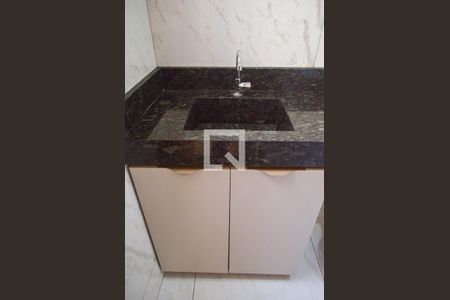 Banheiro de kitnet/studio para alugar com 1 quarto, 34m² em Vila Carrão, São Paulo