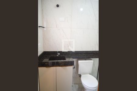 Banheiro de kitnet/studio para alugar com 1 quarto, 34m² em Vila Carrão, São Paulo