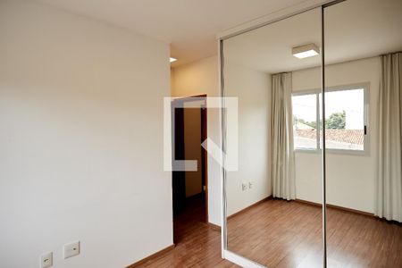 Quarto 1 de casa à venda com 3 quartos, 130m² em Santa Cruz, Belo Horizonte