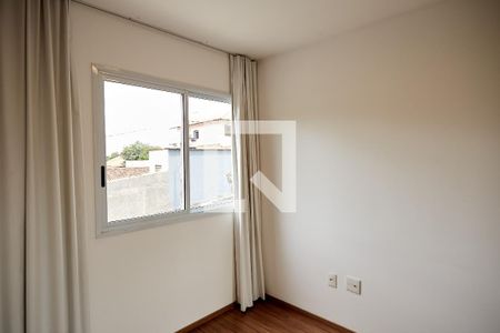 Quarto 1 de casa à venda com 3 quartos, 130m² em Santa Cruz, Belo Horizonte