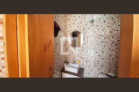 Casa à venda com 250m², 5 quartos e 4 vagas Casa à venda com 250m², 5 quartos e 4 vagasLavabo da Piscina