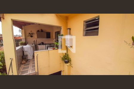 Casa à venda com 250m², 5 quartos e 4 vagas Casa à venda com 250m², 5 quartos e 4 vagasVista do Jardim de Inverno - Casa 2