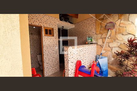 Casa à venda com 250m², 5 quartos e 4 vagas Casa à venda com 250m², 5 quartos e 4 vagasLavabo da Piscina