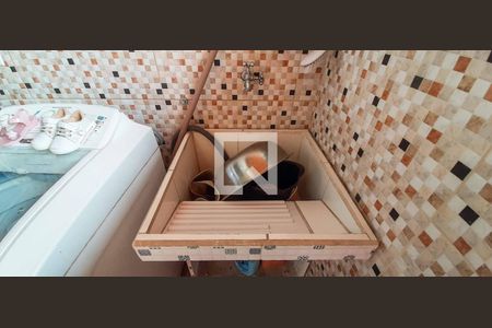 Casa à venda com 250m², 5 quartos e 4 vagas Casa à venda com 250m², 5 quartos e 4 vagasÁrea de Serviço - Casa 1