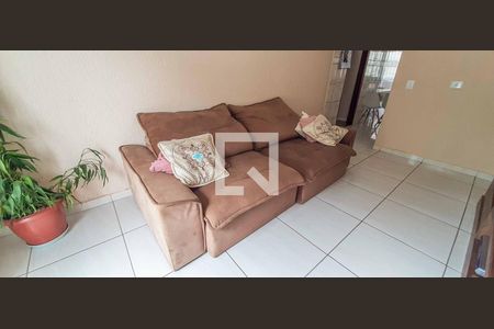 Casa à venda com 250m², 5 quartos e 4 vagas Casa à venda com 250m², 5 quartos e 4 vagasSala - Casa 2