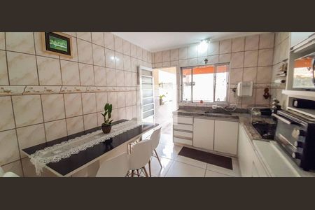 Casa à venda com 250m², 5 quartos e 4 vagas Casa à venda com 250m², 5 quartos e 4 vagasCozinha - Casa 2