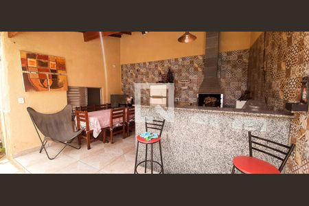 Casa à venda com 250m², 5 quartos e 4 vagas Casa à venda com 250m², 5 quartos e 4 vagasEspaço Gourmet