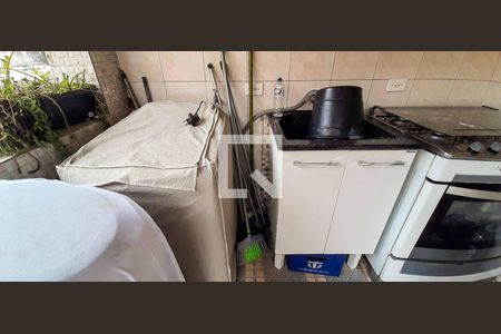 Casa à venda com 250m², 5 quartos e 4 vagas Casa à venda com 250m², 5 quartos e 4 vagasÁrea de Serviço - Casa 2