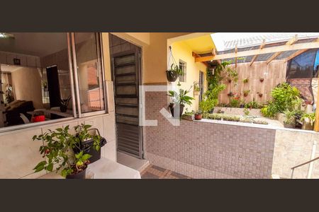 Casa à venda com 250m², 5 quartos e 4 vagas Casa à venda com 250m², 5 quartos e 4 vagasÁrea de Serviço - Casa 2