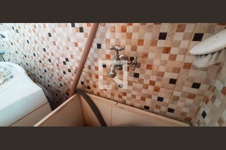 Casa à venda com 250m², 5 quartos e 4 vagas Casa à venda com 250m², 5 quartos e 4 vagasÁrea de Serviço - Casa 1