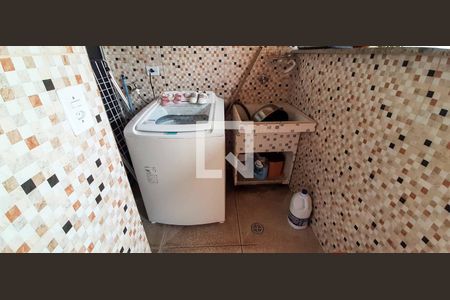 Casa à venda com 250m², 5 quartos e 4 vagas Casa à venda com 250m², 5 quartos e 4 vagasÁrea de Serviço - Casa 1