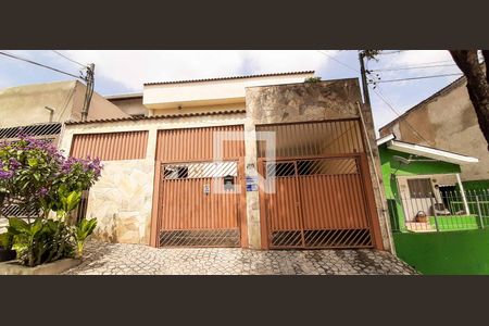 Casa à venda com 250m², 5 quartos e 4 vagas Casa à venda com 250m², 5 quartos e 4 vagasFachada da Casa