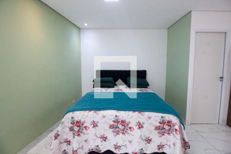 Suíte de casa à venda com 2 quartos, 100m² em Jardim Mirna, Taboão da Serra