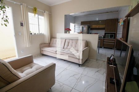 Sala de casa à venda com 2 quartos, 100m² em Jardim Mirna, Taboão da Serra