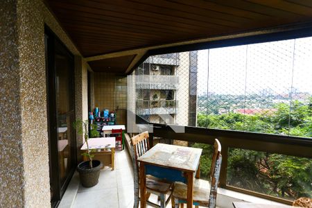 Varanda de apartamento à venda com 3 quartos, 215m² em Jardim Leonor, São Paulo