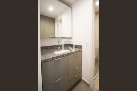 Banheiro de apartamento para alugar com 1 quarto, 32m² em Moema, São Paulo