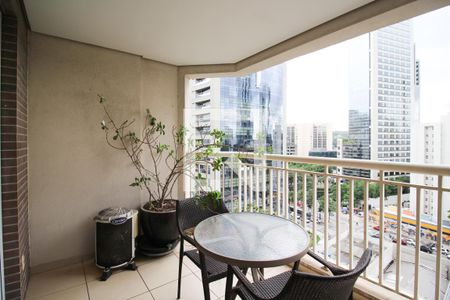 Varanda  de apartamento à venda com 1 quarto, 84m² em Vila Olímpia, São Paulo